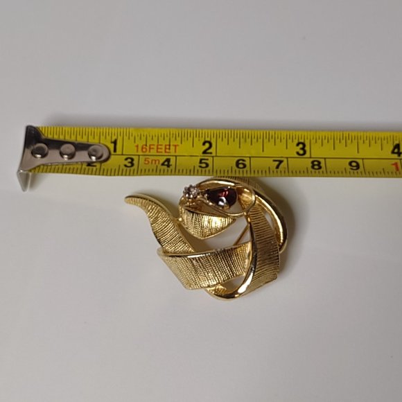 Gold Tone Asymmetrical Brooch With Purple Stone - Picture 9 of 14